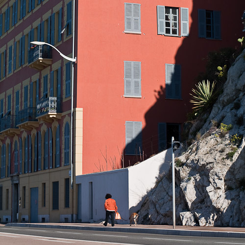Du rouge de la façade